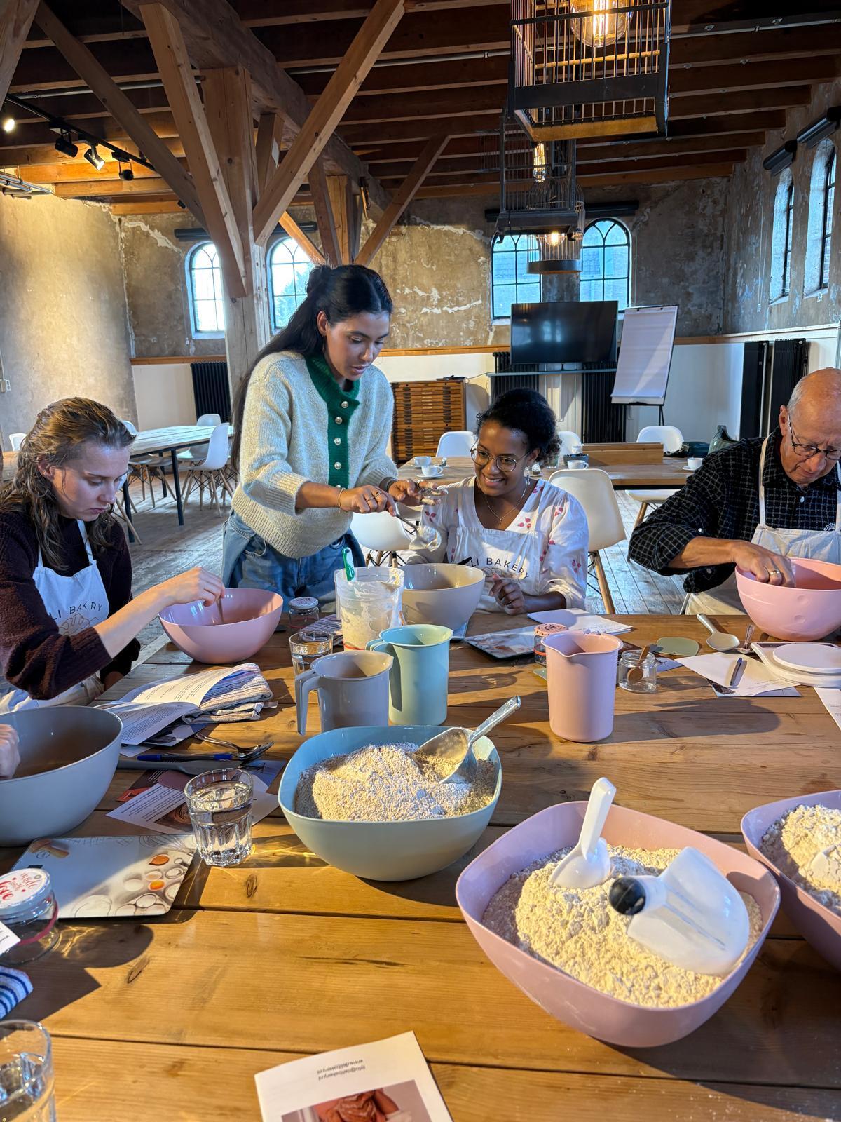 Workshop zuurdesembrood Bakken met Lisette - Deli Bakery - Afbeelding 5
